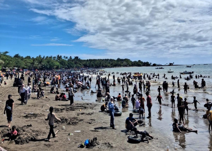 Libur Lebaran 2026, Lebih dari 537 Ribu Wisatawan Padati Pantai di Banten