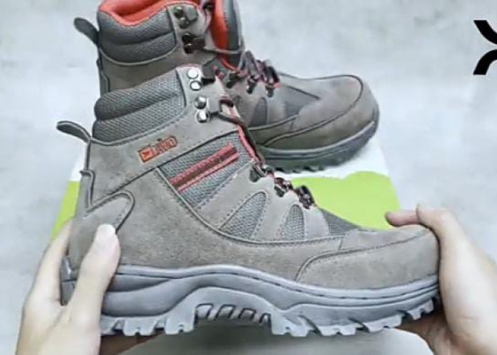 5 Brand Sepatu yang Cocok untuk Hiking, Tracking, atau Traveling