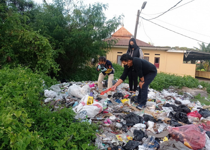 Kakek Kenakan Sepatu Nike Ditemukan Tewas di TPS Pasar Tambak Serang 