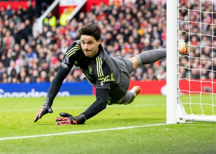 Rio Ferdinand: Senne Lammens Adalah Masa Depan Manchester United untuk 10 Tahun ke Depan!