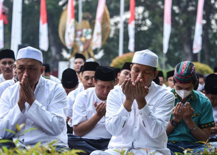Lagi Kekeringan dan Karhutla Melanda, Kemenag Terbitkan Edaran Ajak Umat Salat Istisqa