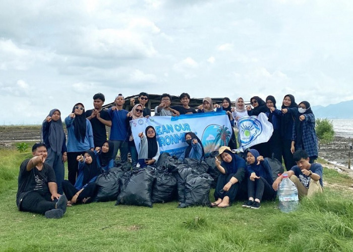 Upaya Pelestarian Lingkungan Oleh HMPS Biologi UIN SMH Banten dalam Kegiatan Clean Our Environment