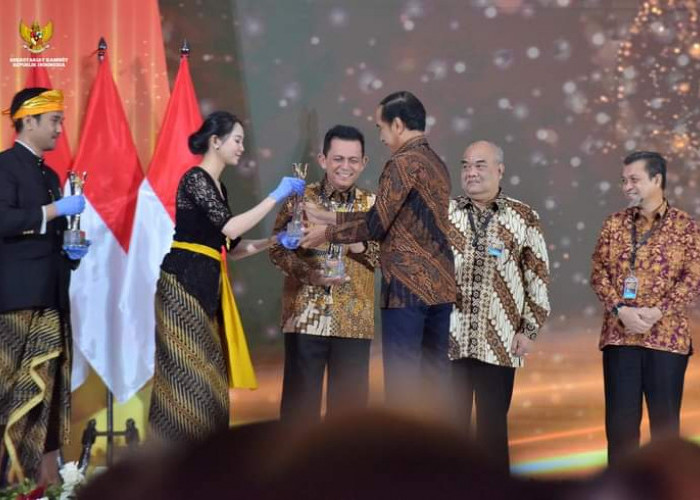 Jokowi Beri Penghargaan Para Pahlawan Penanganan Covid-19
