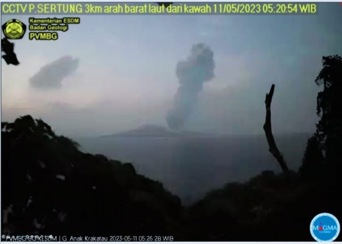 Harap Waspada, Gunung Anak Krakatau Erupsi Setinggi 3.000 Meter