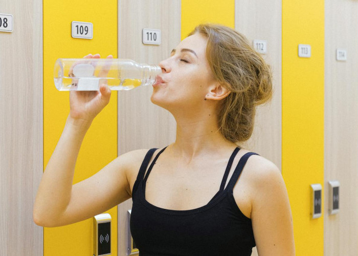 Manfaat Minum Air Putih Setelah Bangun Tidur, Nomor 4 Pas untuk Kaum Hawa