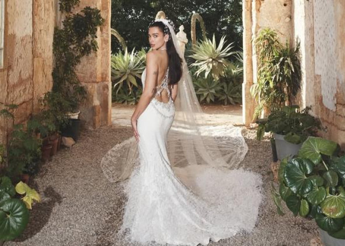 Bridal Look Dua Lipa Buktikan Pengantin Modern Bisa Mengutamakan Personal Style!