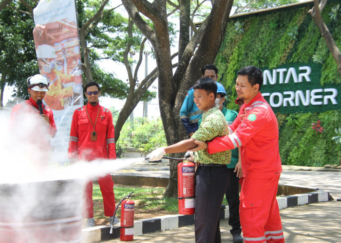 PT PLN Indonesia Power UBP Banten 3 Lontar Berikan Edukasi Penanganan Kebakaran Pada Siswa SMA