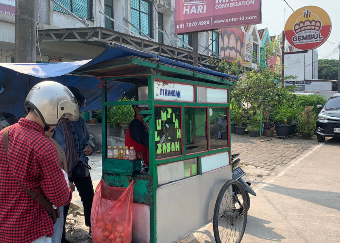 Lumpia Basah Kaki Lima Nan Menggugah Selera di Kota Cilegon