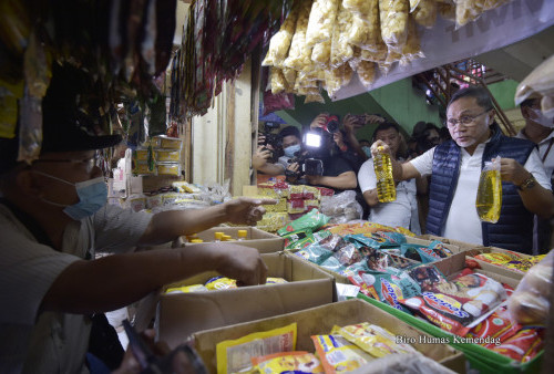 Mendag Zulhas ke Pasar Lagi, Klaim Minyak Goreng Sudah Turun