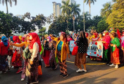 Sambil Jalan Santai, Ratusan Wanita Dukung Kebaya Didaftarkan Jadi Warisan Dunia
