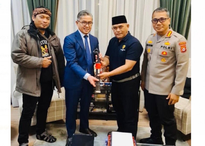 Daftarkan Golok Banten ke UNESCO, Tim Polda Banten Diskusi Bersama Dubes Indonesia di Belanda