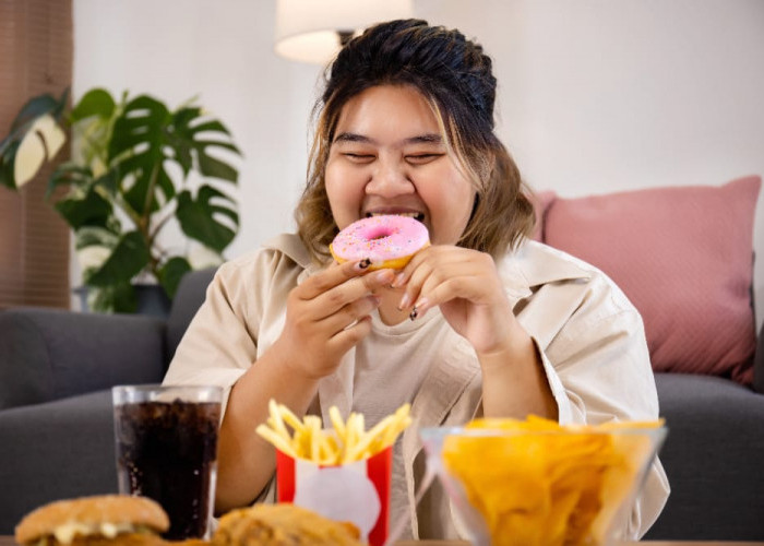 5 Alasan Mengapa Kamu Tidak Bisa Berhenti Makan Berlebihan