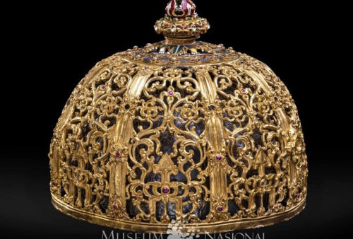 Mahkota Sultan Banten, Terbuat dari Emas Bertabur Permata dan Berlapis Perak