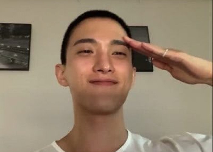 DK SEVENTEEN Saat Menyapa Penggemar Melalui Siaran Langsung 