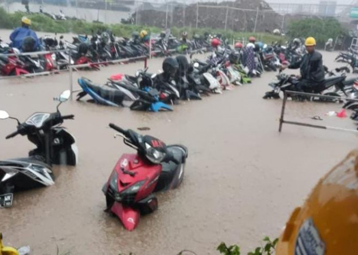 Suralaya Pulomerak Diterjang Banjir