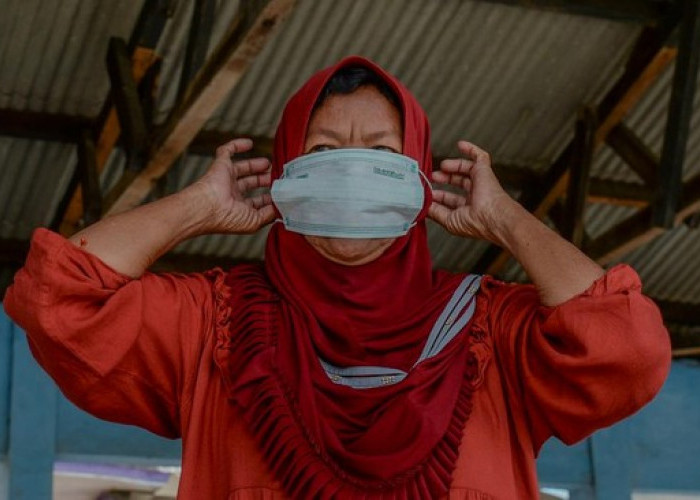 Antisipasi Abu Vulkanik Krakatau, Polda Metro Jaya Bagikan Masker dan Layanan Kesehatan