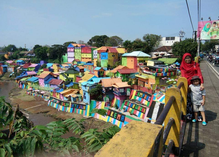 Kampung Warna Warni Jodipan, Wisata Murah - Meriah di Kota Malang