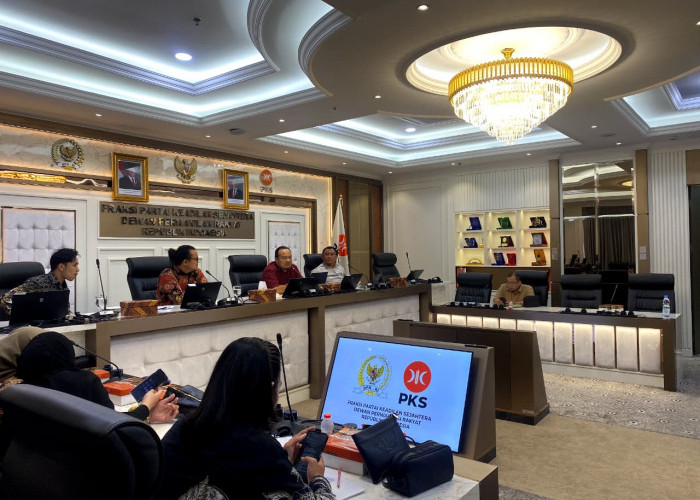 PKS Desak DPR Pelajari Putusan MK Terkait Ijazah Gibran