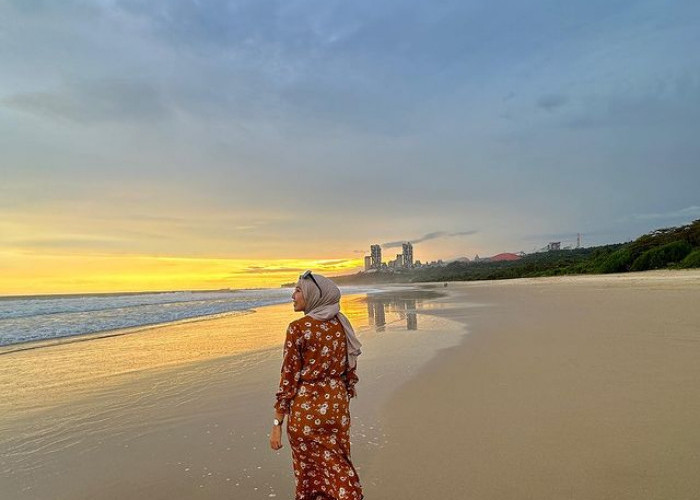 Mandi Sunrise di Pantai Pulo Manuk, Tempat Wisata di Lebak Banten yang Memukau