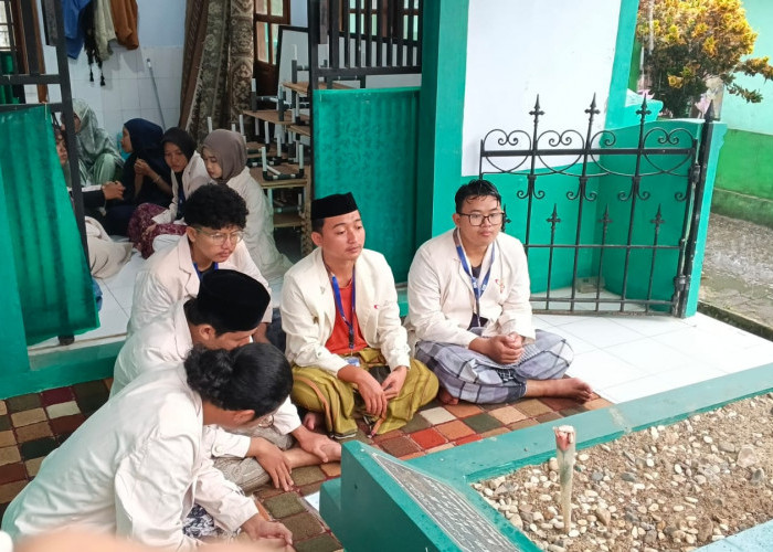 KKN Kelompok 37 UIN Banten Lakukan Ziarah ke Makam Abuya Cimanuk