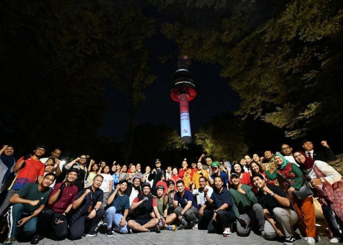 Terharu, Hari Kemerdekaan di Korea Selatan Namsan Tower Berubah Menjadi Merah Putih