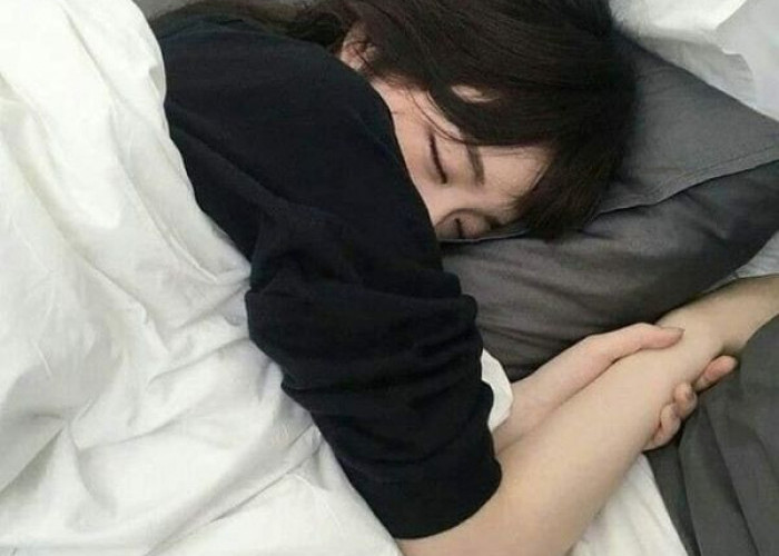 Sering Tidur Menggunakan Kipas Angin? Waspadai Risiko Otot Tegang hingga Alergi