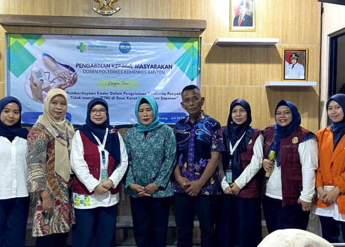 Latih Kader Desa Kendalikan Hipertensi dengan Terapi Foot Massage