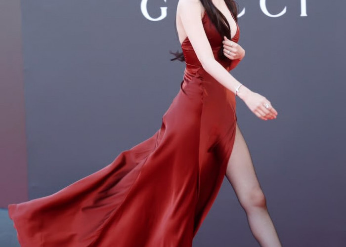 Pesona Moon Ga-young di Baeksang Arts Awards 2026: Gaun Burgundy dan Kemenangan Aktris Terbaik