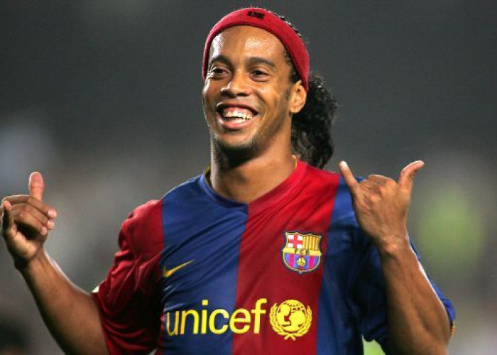 Legenda Brasil Ronaldinho Resmi Bergabung dengan Klub Divisi Tiga Italia