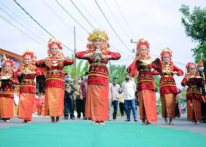 Suku yang Paling Banyak Jumlah Populasinya di Indonesia