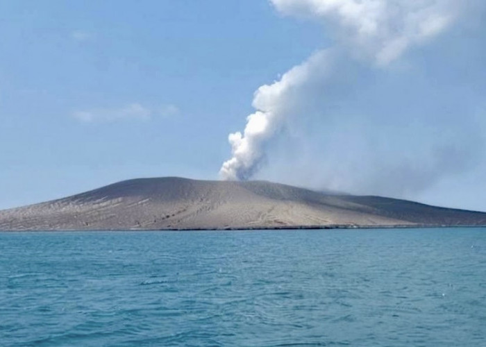 Keluarkan Abu Vulkanik, Status Gunung Anak Krakatau Masih Siaga Level III