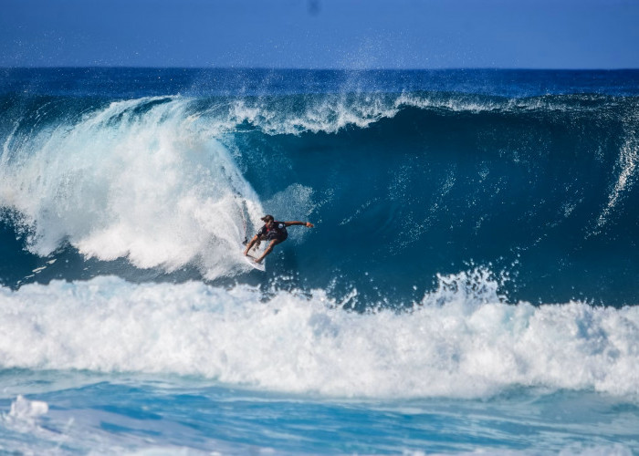 Mau Surfing Ngapain ke Bali, Ini 7 Pantai Surfing yang Dekat dari Jakarta