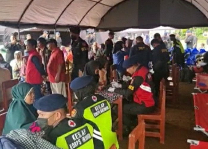Gempa Cianjur, Terdapat 110 Titik Pengungsian, Brimob Gelar Pengobatan dari Posko ke Posko