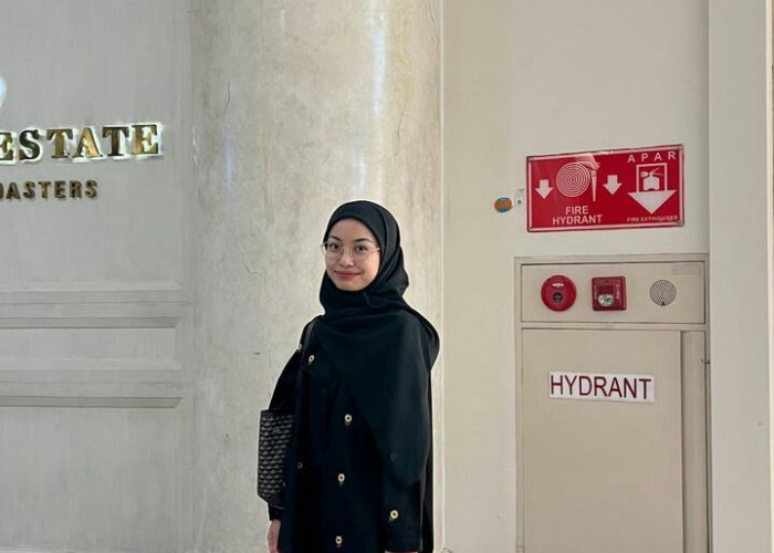 Gaya Minimalis Tsana Rintik Sedu Jadi Inspirasi Fashion Simpel Anak Muda