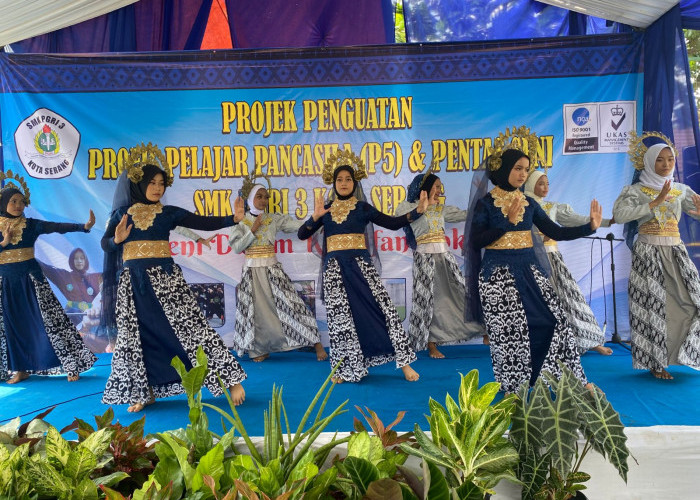 Angkat Kearifan Lokal, SMK PGRI 3 Kota Serang Sukses Gelar Pentas Seni Perdana