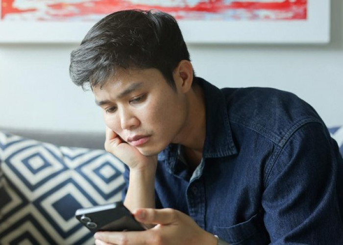 Cemas Akibat Terus Terpapar Berita Buruk? Ini Tips dan Batas Sehat dari Psikolog