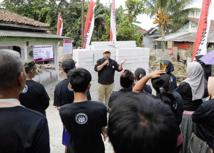 Tunjukkan Aksi Nyata, Ganjaran Buruh Berjuang Bangun Fasilitas MCK Bagi Kaum Buruh di Banten