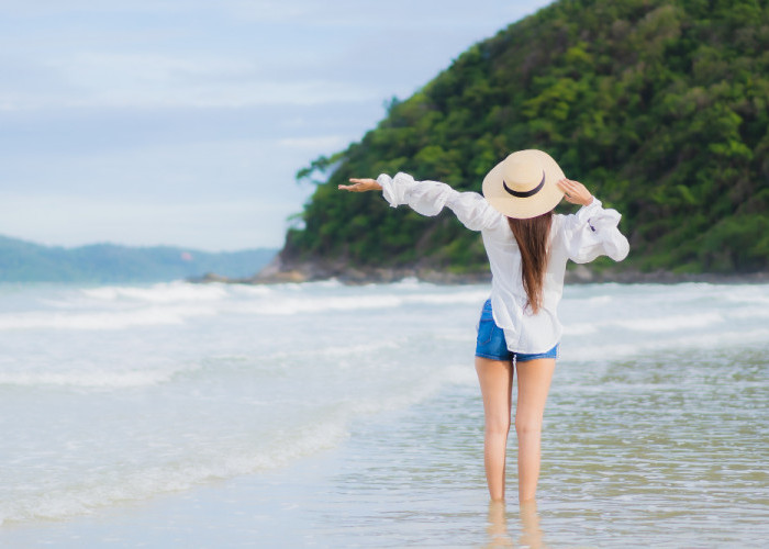 Sebelum Liburan ke Pantai, Ketahui Tips Aman dan Nyaman saat di Pantai