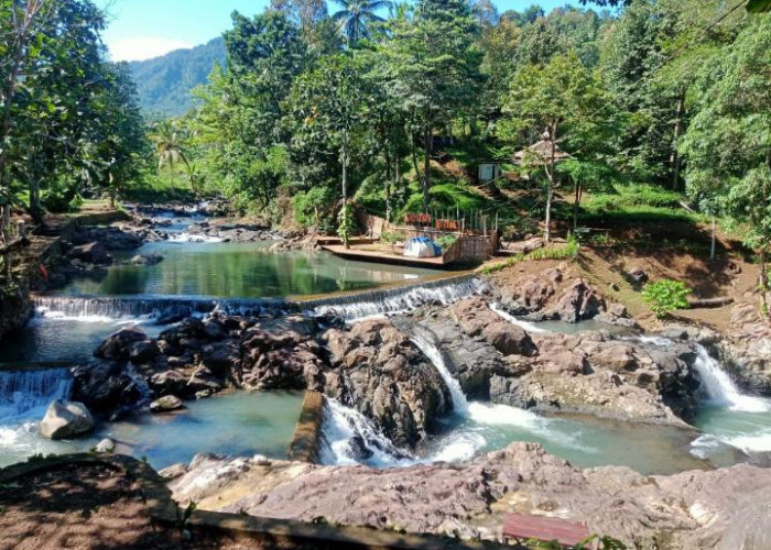 Menikmati Keindahan Curug Leuwi Bumi Surga Ekowisata Beraroma Alami di Pandeglang 