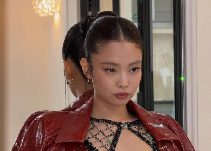 Jennie BLACKPINK Tampil Memukau di Chanel Paris Fashion Week 2026, Gaya Beraninya Jadi Sorotan Dunia