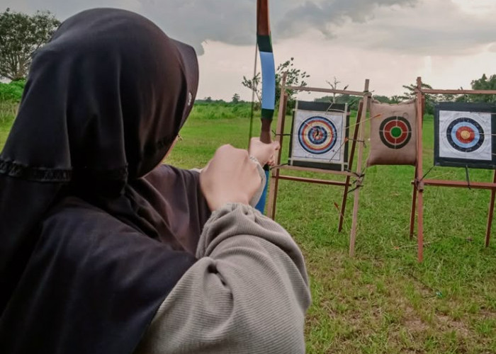 Di Tengah Kesibukan, Anak Muda Temukan Ketenangan Lewat Memanah