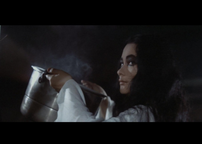 10  Film Suzanna Paling Legendaris, Horor Klasik yang Masih Bikin Merinding!