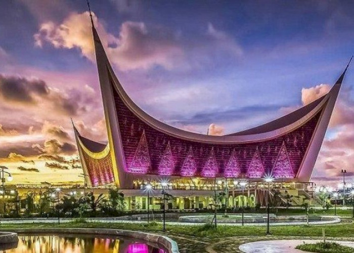 10 Masjid Megah Buatan Ridwan Kamil di Indonesia yang Punya Karakter Unik