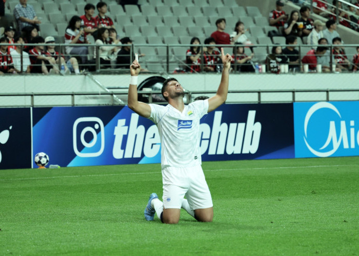 Persib Menang di Seoul, Julio Cesar Pastikan Kondisinya Baik Usai Benturan