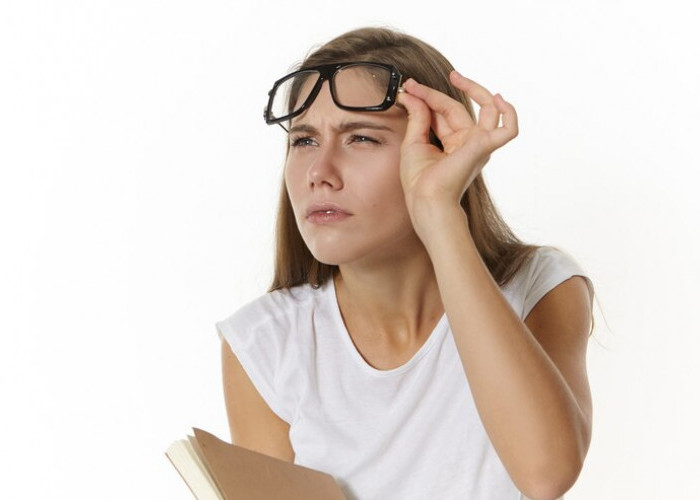 5 Cara Alami Mengurangi Mata Minus