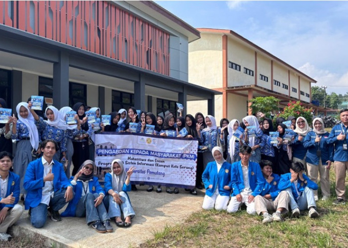 Prodi Sistem Informasi UNPAM Serang Edukasi Literasi Digital dan Etika Bermedia Sosial bagi Siswa SMKN 1 Padar