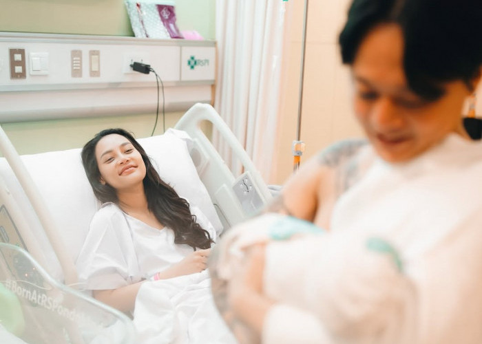 Erika Sambut Kelahiran Anak Pertama, Nama Tengah Sang Bayi Curi Perhatian