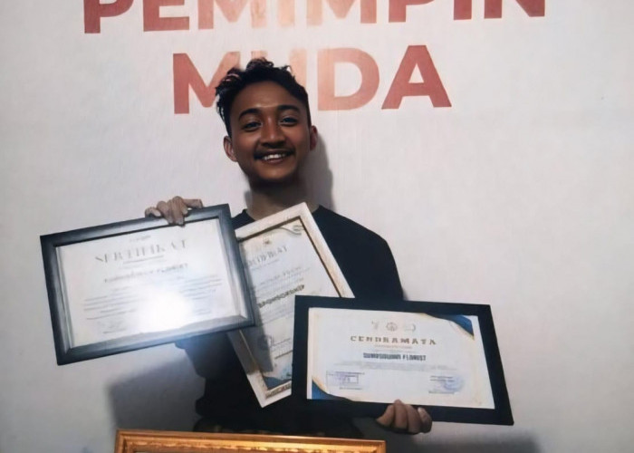 ‎Tak Menyerah oleh Keadaan, Ilham Wujudkan Mimpi Melalui Usaha Surosowan Florist