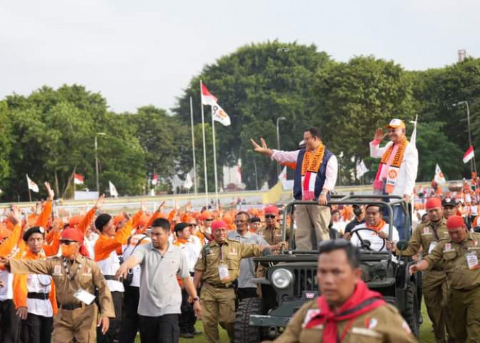 Anies Baswedan Disambut Antusias Kader PKS Banten, Keliling Stadion Gunakan Jeep