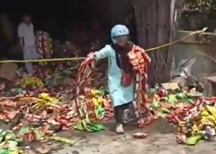 Lagi Kebakaran di Bengkulu, Gudang Snack Malah Dijarah Warga hingga 12 Orang Ditangkap Polisi